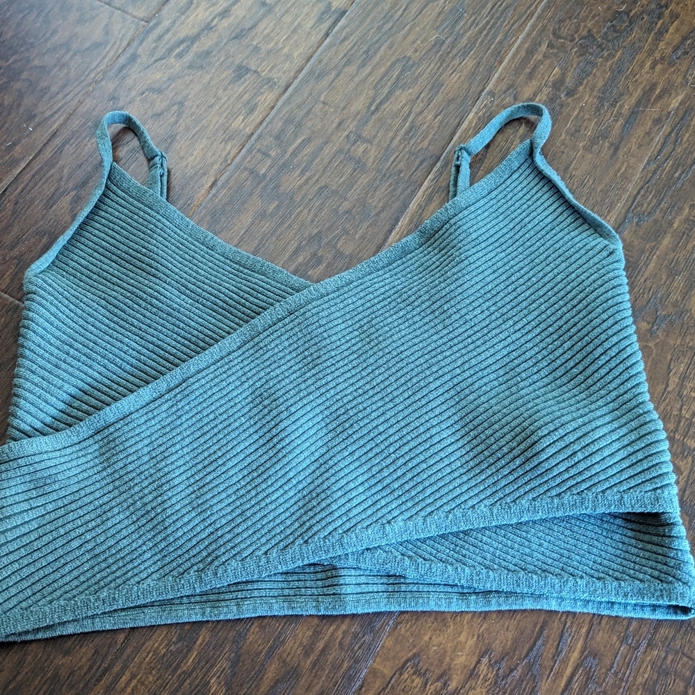 Two (2) Aerie Cropped Top Size XL